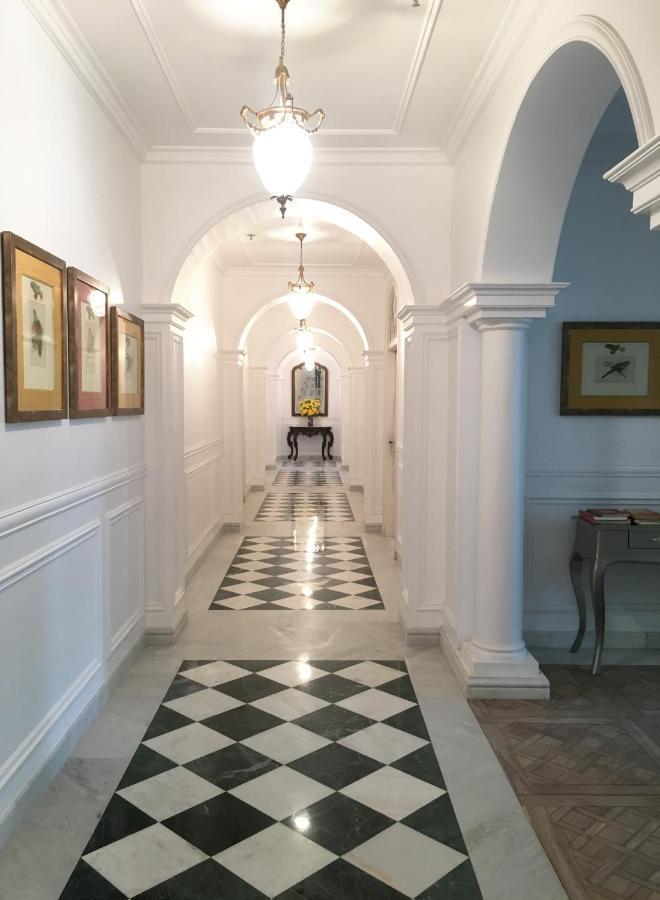 The Glenburn Penthouse Hotel Kolkata Exterior photo
